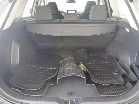 Used 2025 Toyota RAV4 LE AWD/4WD image 19