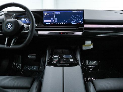 New 2026 BMW i5 eDrive40 w/ M Sport Package image 13