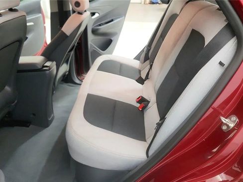 Used 2017 Chevrolet Bolt LT image 32