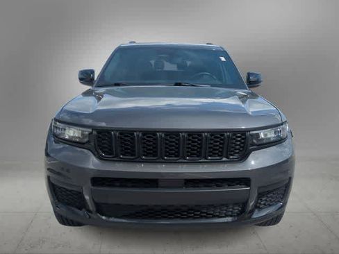 Used 2024 Jeep Grand Cherokee L Laredo image 3