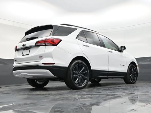 Used 2023 Chevrolet Equinox RS FWD image 21