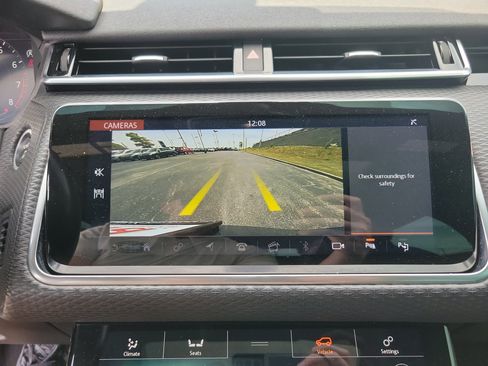 Used 2019 Land Rover Range Rover Velar R-Dynamic SE image 13