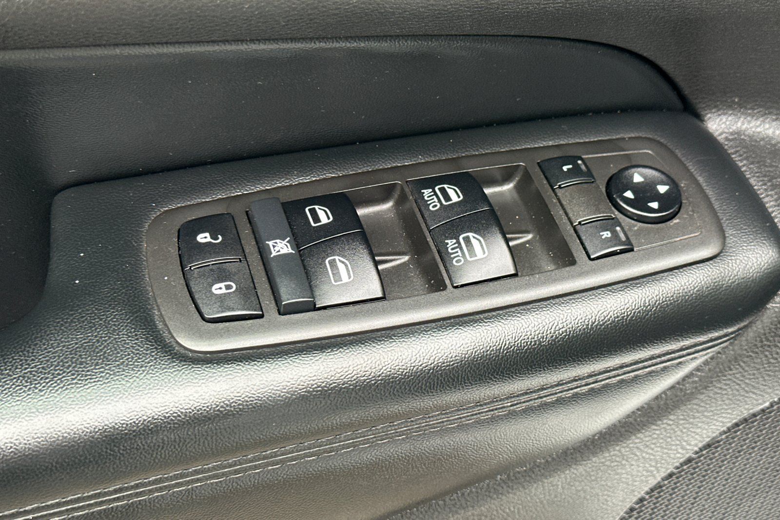 Used 2021 Jeep Grand Cherokee Limited X AWD/4WD image 12