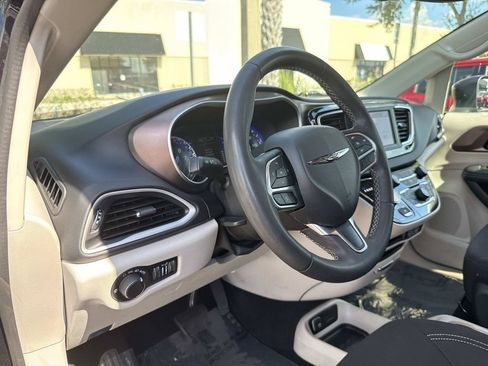 Used 2023 Chrysler Voyager LX FWD image 20