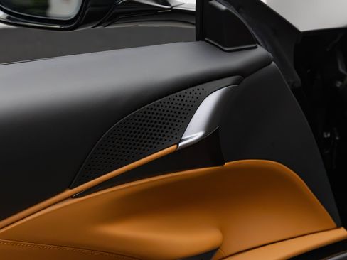 Certified 2025 Ferrari Roma Spider RWD image 58