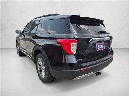 Used 2022 Ford Explorer XLT w/ Equipment Group 202A AWD/4WD image 6