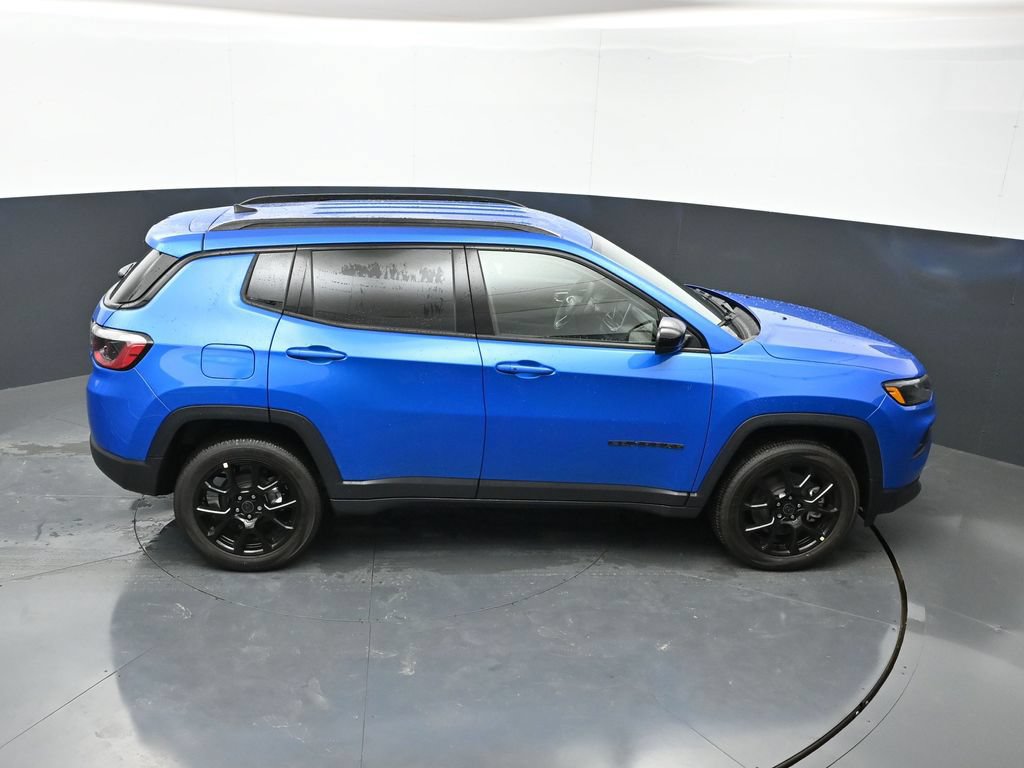 Used 2026 Jeep Compass Latitude AWD/4WD image 38