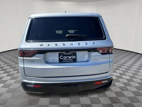 Used 2024 Jeep Wagoneer Series II w/ Flexible Seating Group AWD/4WD image 7