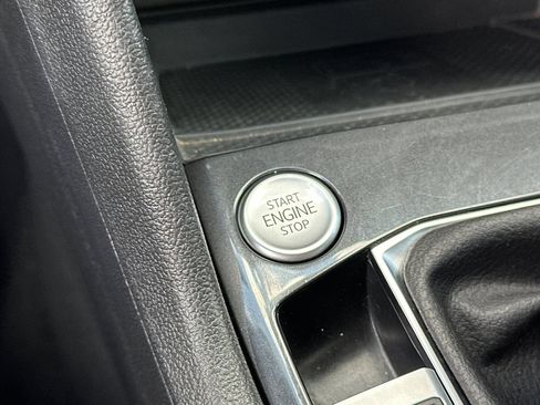 Certified 2024 Volkswagen Tiguan SE FWD image 23