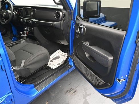 Used 2023 Jeep Gladiator Sport image 16