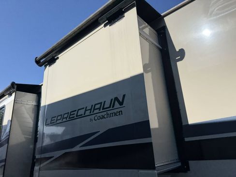 Used 2022 Ford E-450 and Econoline 450 Super Duty w/ Motorhome Prep Package image 40