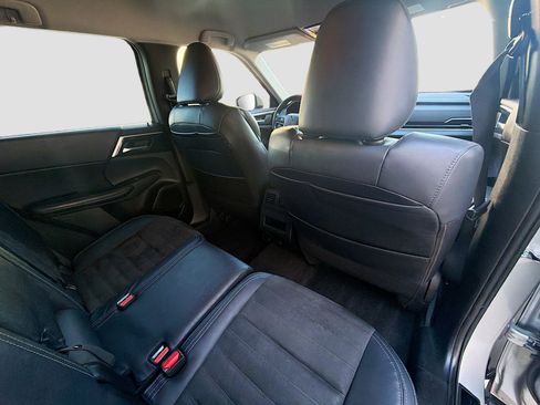 Used 2022 Mitsubishi Outlander SE image 30