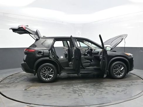 Used 2023 Nissan Rogue S image 39