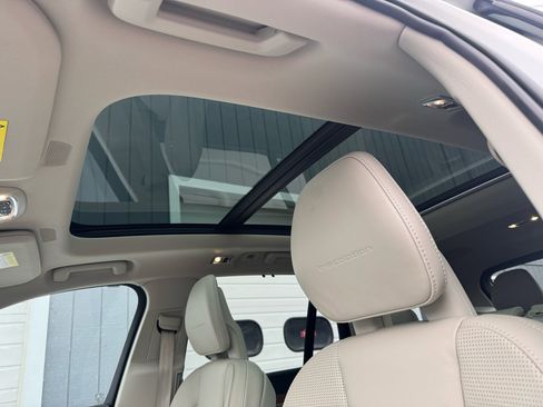 Used 2017 Volvo XC90 T6 Inscription w/ Vision Package image 8