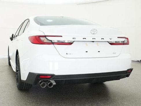 Used 2026 Toyota Camry SE FWD image 34