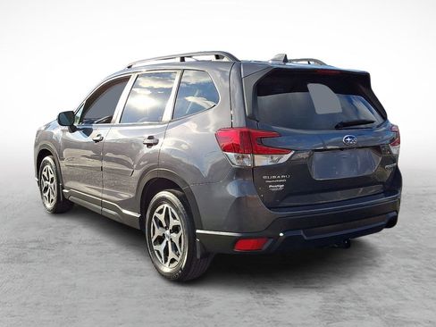 Used 2023 Subaru Forester Premium image 3