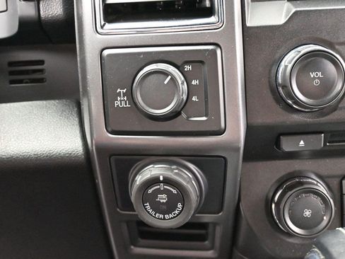 Used 2018 Ford F150 XLT w/ Equipment Group 302A Luxury AWD/4WD image 22