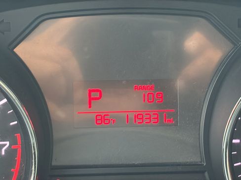 Used 2018 Kia Sedona L FWD image 35