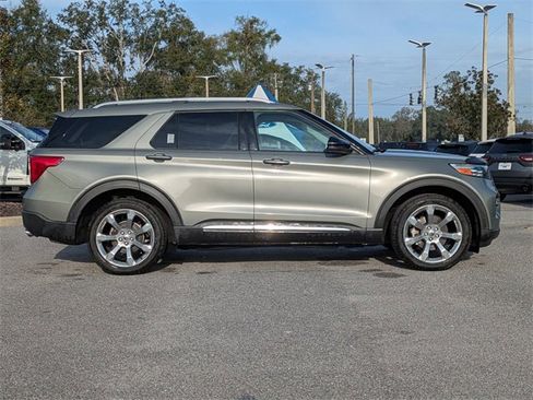 Certified 2020 Ford Explorer Platinum w/ Premium Technology Package image 2