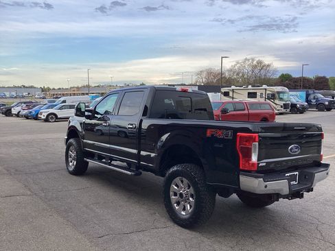 Used 2019 Ford F250 Lariat w/ Lariat Ultimate Package AWD/4WD image 4