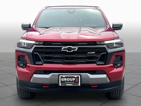 Used 2025 Chevrolet Colorado Z71 w/ Technology Package AWD/4WD image 4