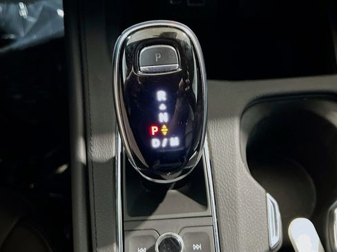 Used 2022 Cadillac XT4 Sport w/ Safety Alert Package FWD image 12