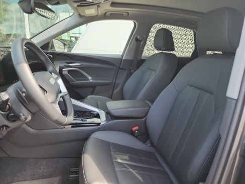 Used 2025 Audi Q5 Premium w/ Convenience Package AWD/4WD image 3