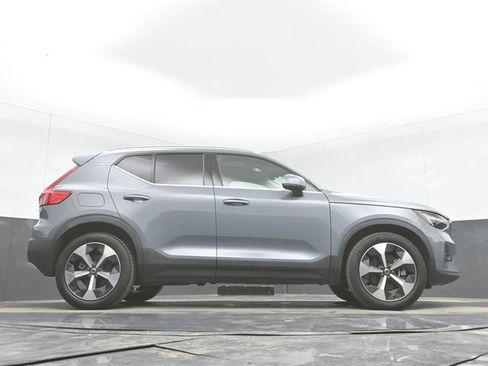 Used 2023 Volvo XC40 B4 Ultimate FWD image 48