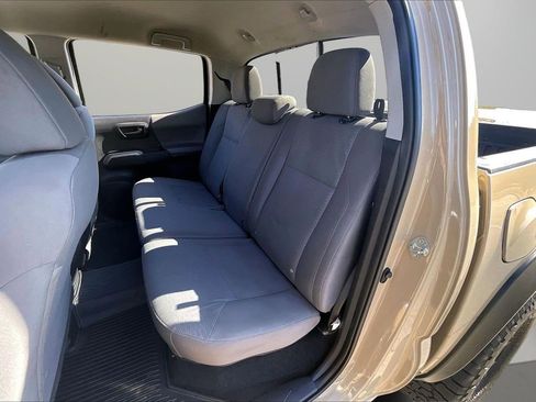 Used 2017 Toyota Tacoma SR5 w/ Tow Package image 21