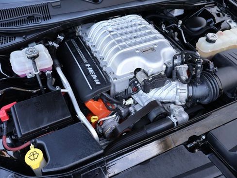 Used 2016 Dodge Challenger SRT Hellcat RWD image 30