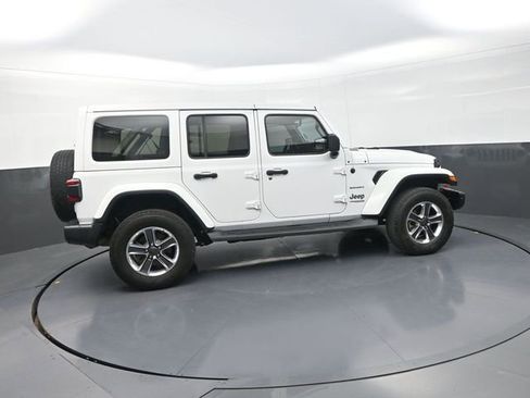 Used 2021 Jeep Wrangler Unlimited Sahara AWD/4WD image 9