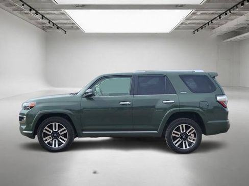 Used 2022 Toyota 4Runner Limited AWD/4WD image 2