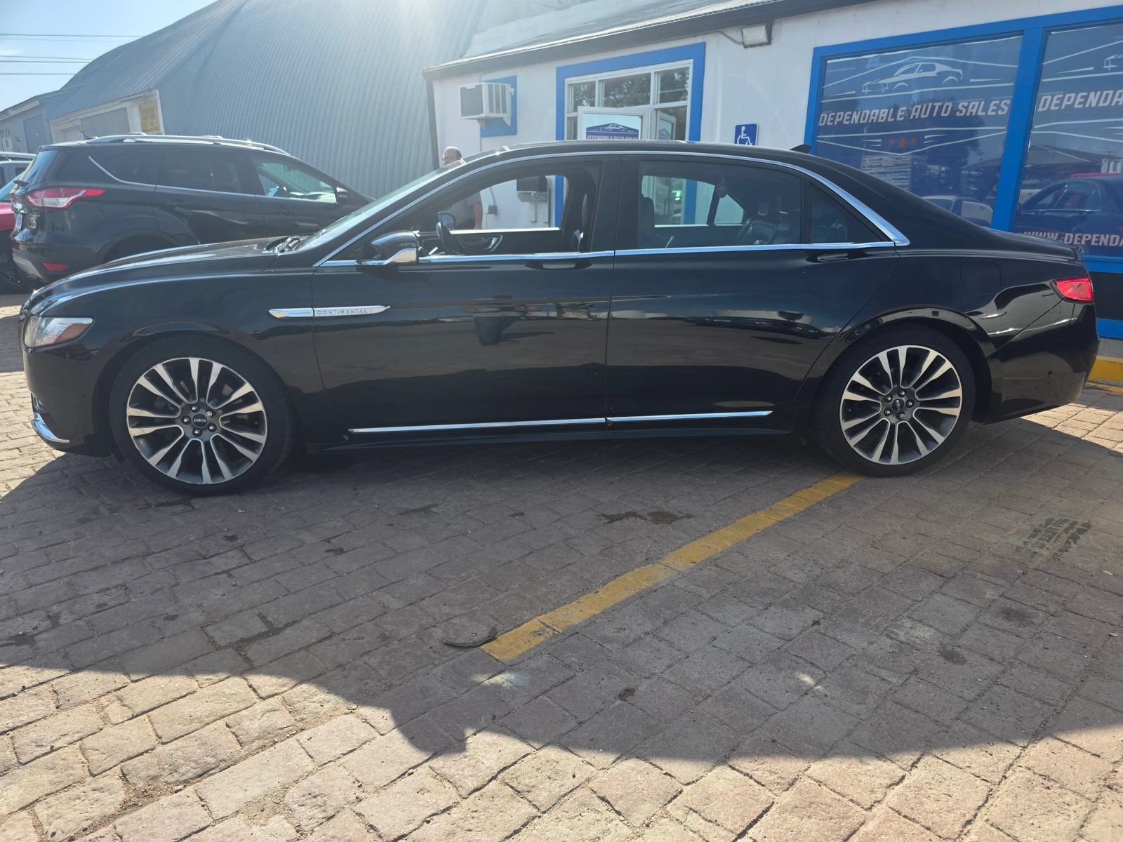 Used 2018 Lincoln Continental Reserve AWD/4WD image 8