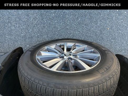 Used 2019 Toyota Highlander XLE image 12