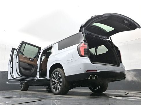 New 2026 Chevrolet Suburban High Country image 61