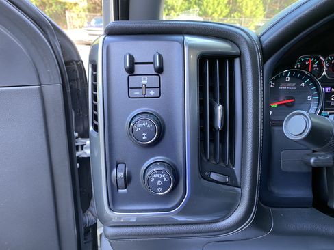 Used 2017 Chevrolet Silverado 1500 LTZ Z71 w/ LTZ Plus Package AWD/4WD image 18