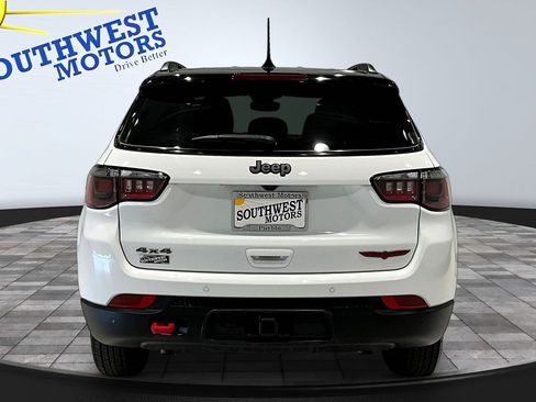 Used 2025 Jeep Compass Trailhawk w/ Trailer Tow Group AWD/4WD image 6