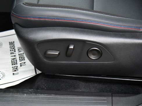 Used 2024 Chevrolet Equinox EV RS FWD image 16