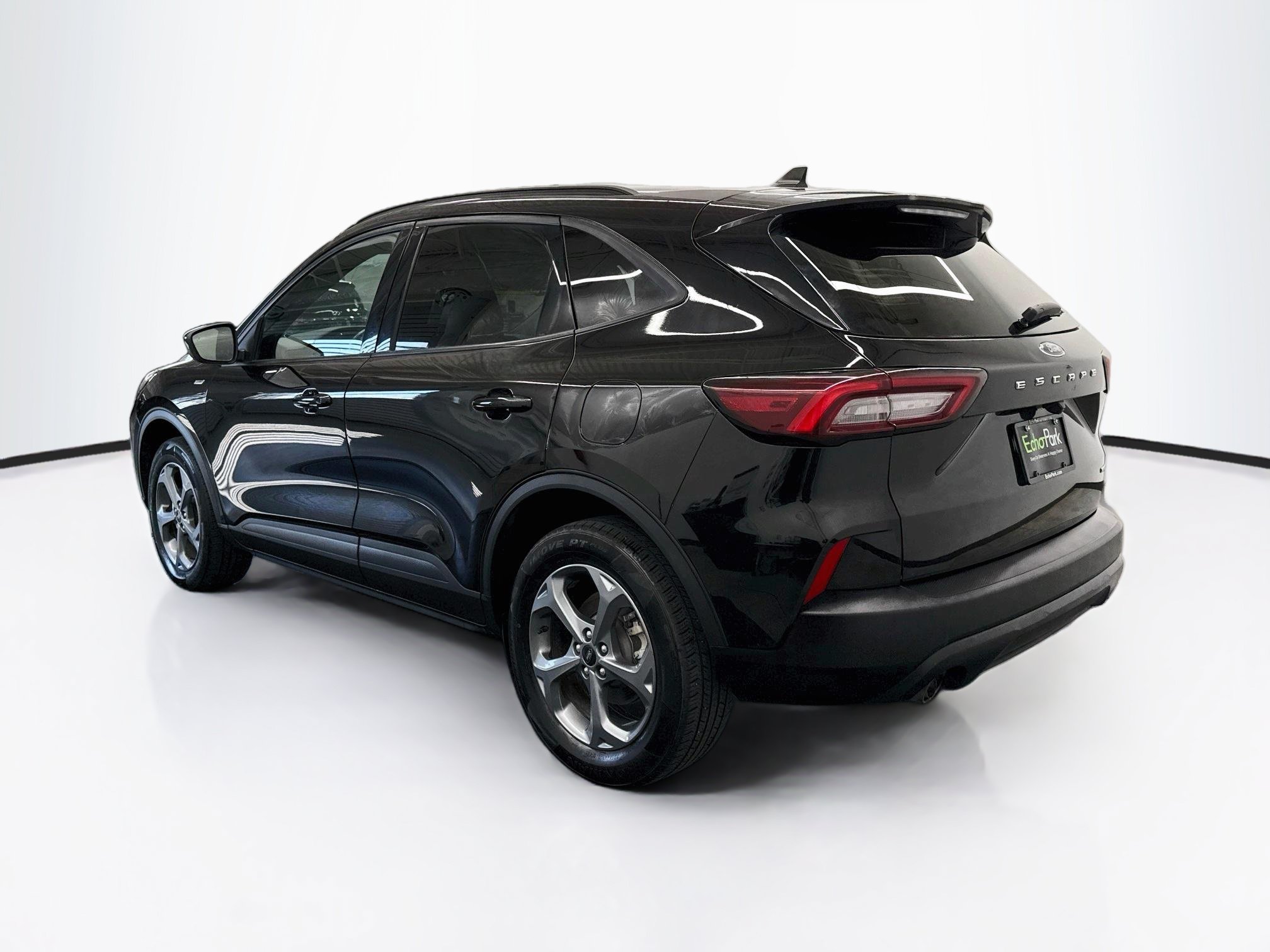 Used 2025 Ford Escape ST-Line Select AWD/4WD image 5