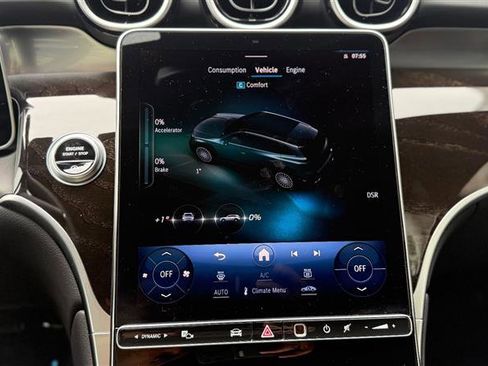 Used 2024 Mercedes-Benz GLC 300 4MATIC image 38