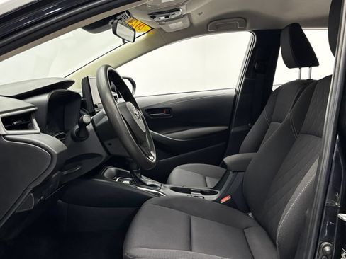 Used 2024 Toyota Corolla LE w/ LE Convenience Package FWD image 11