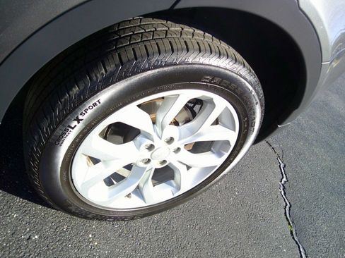 Used 2018 Land Rover Discovery Sport HSE image 7