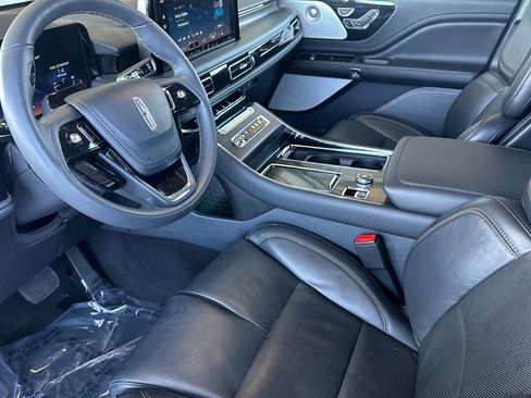 Used 2025 Lincoln Aviator Reserve w/ Equipment Group 201A AWD/4WD image 9