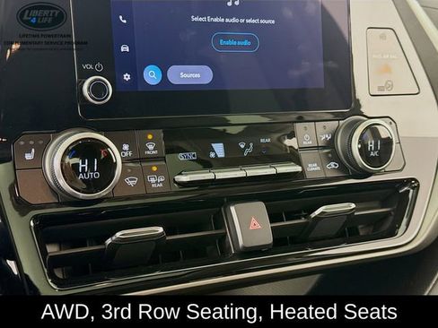 Used 2024 Toyota Highlander XLE image 15