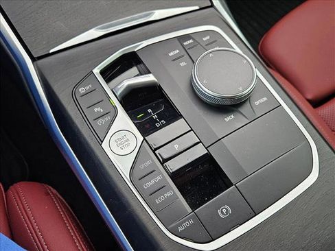 Used 2024 BMW 330i Sedan w/ Premium Package image 22