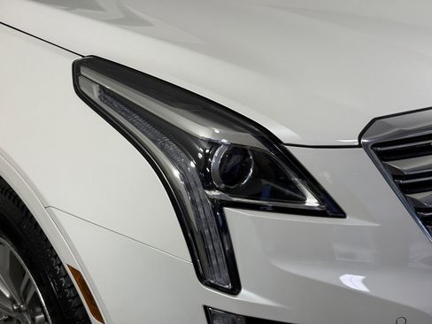 Used 2018 Cadillac XT5 Luxury w/ Driver Awareness Package image 7