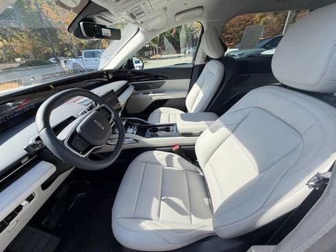 New 2026 Lincoln Nautilus Premier image 15