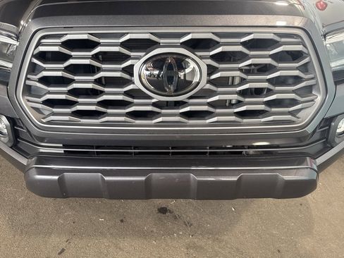 Used 2021 Toyota Tacoma TRD Sport image 15