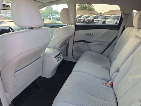 Used 2010 Toyota Venza FWD image 24