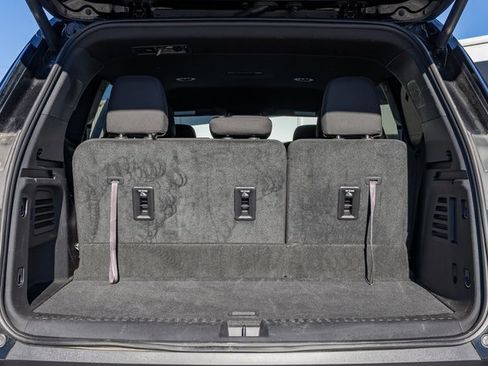 Used 2025 GMC Acadia Elevation image 15